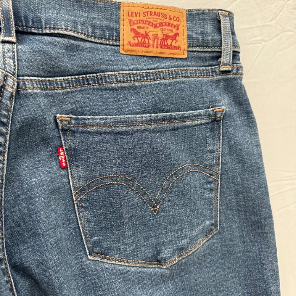 Mid Rise Jeans - Picture 3 of 5
